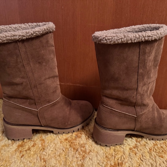 Fall / Winter Boots - Picture 3 of 3
